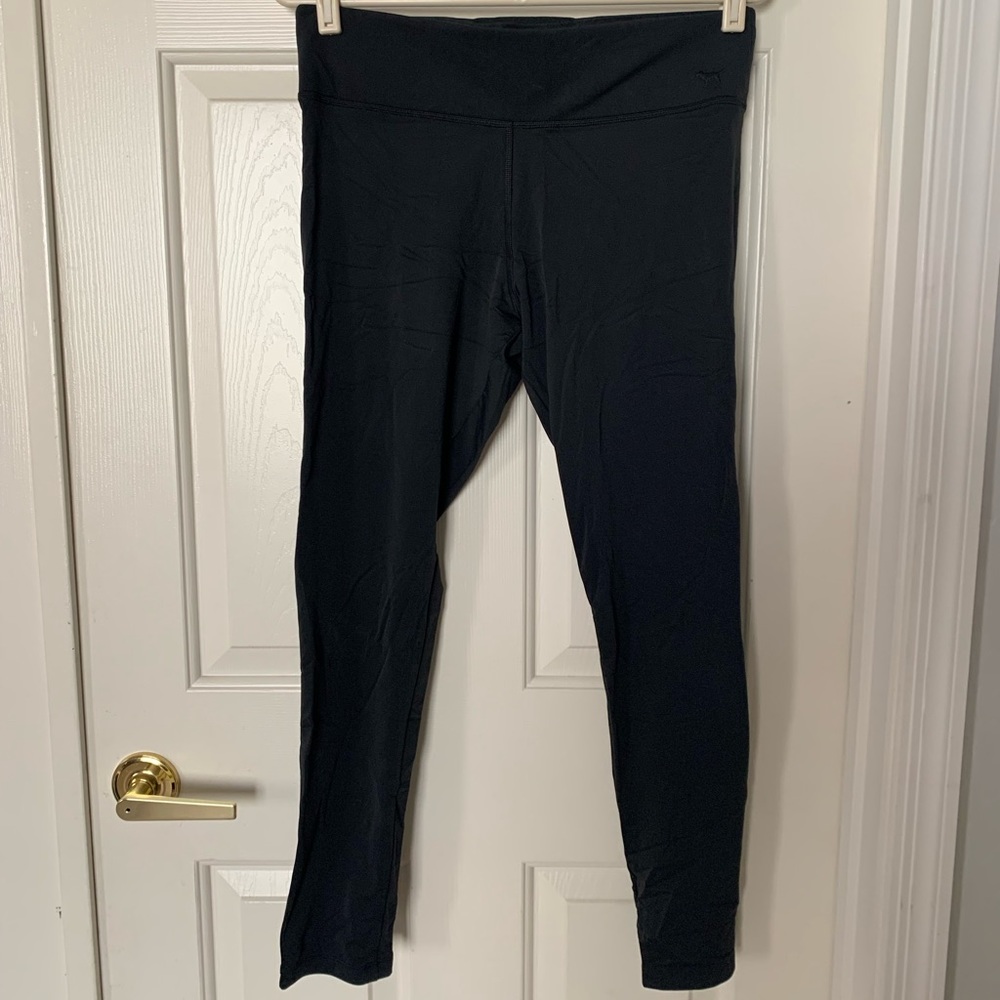 Victoria’s Secret Pink Ultimate Fleece-Lined Leggings. Size large.